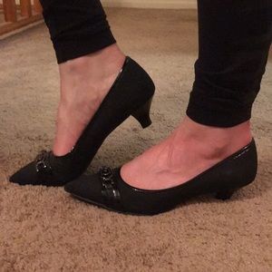 Anne Klein iflex black kitten heels